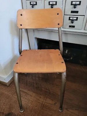 VINTAGE WOOD SEAT & BACK METAL LEGS SMALL CHILDS SCHOOL CHAIR 22.75 H X11.75 W • $89