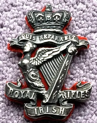£14.99 • Buy Royal Irish Rifles Victorian Crown Badge With Red Cloth Shaped Backing. 2 Lugs.