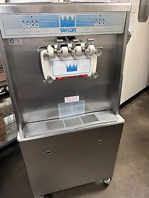 Taylor Model 754-27 Twin Twist Soft Serve Ice Cream Machine - Air Cooled • $6595