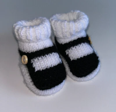 £3.75 • Buy New - Hand Knitted Baby Bootees - Sock And Shoe Style - Black White - 0-3 Months