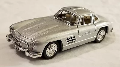 Kinsmart - 1:36 Scale Model 1954 Mercedes-Benz 300 SL Coupe Silver (BBKT5346DS) • $12.99