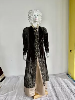 Edwardian Antique 1910s Velvet Woman Coat  • $450