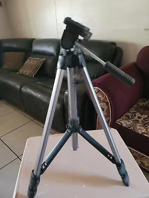 Quantaray QT II-350 Titan II Tripod 25  - 68  Camera Pan Head Telescoping • $30