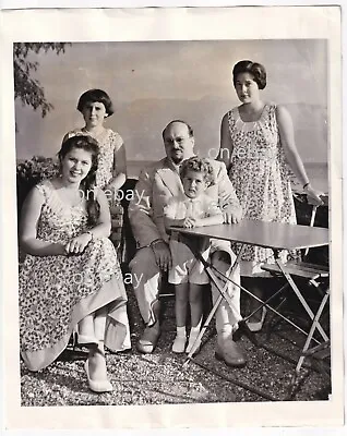 Press Photo Exiled King Farouk Of Egypt W Children Son Ex King Ahmed Fuad 1950s • £11