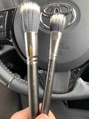 £47 • Buy Mac 187s Duo Fibre Face Brush & 150 Or 153 Brush Getting Rid Of My Stock💓