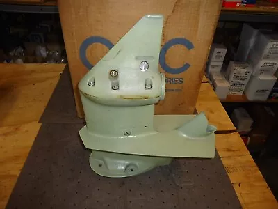 New Evinrude Johnson 1978 25hp Outboard Lower Unit Housing 389691 • $295