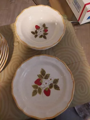  Mikasa Strawberry Festival 8  Dessert Side Plate EB801 & (2) 7.5  Soup Bowls • $12.10