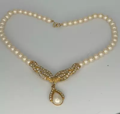 Vintage Trifari Faux Pearl And Rhiinestone Necklace. • $19.99