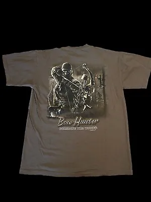Vintage 2004 Bow Hunting Deer Mens Outdoor Hunter T Shirt Medium M • $19.99