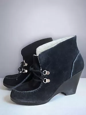 Michael Kors Wendi Faux Fur Lined Suede Lace Up Platform Wedge Bootie 6.5 Black • $26