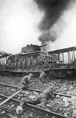 WW2 Picture Photo Russia 1942 German Soldiers In Battle On The Railway  3694 • $6.26