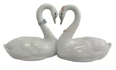 Lladro 6585 ENDLESS LOVE White Swans Pink Flowers Heart W/ Original Box • $79.99