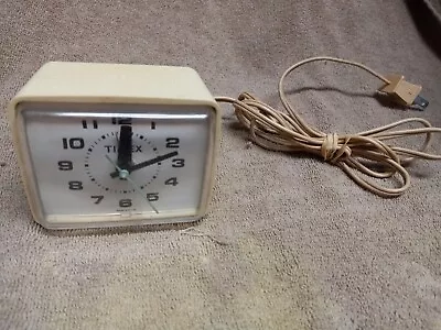 Vintage Timex Electric Desk Top Alarm Clock Model 7369A Cream Made In USA EUC • $23.50