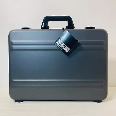 New Old Stock Zero Halliburton  Aluminum Brief/Attache Case CE3A-GM • $500