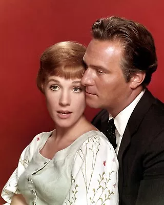 Julie Andrews & Christopher Plummer In  The Sound Of Music  - 8x10 Photo (cc402) • $8.87