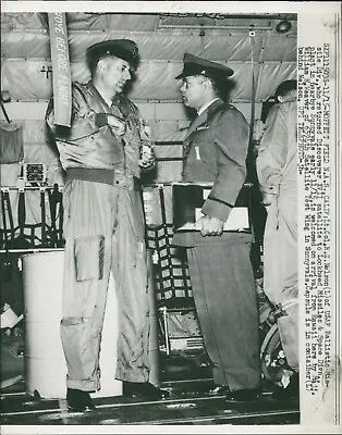1960 Wirephoto Military Colonel Nelson William Weaver Moffett Field Ca 7X9 Photo • $24.99