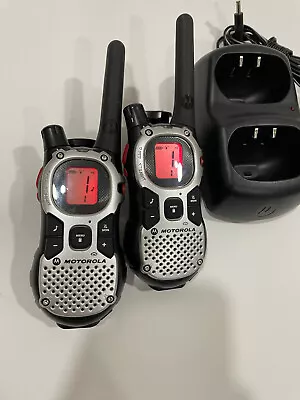 Motorola MJ270 Talkabout 22-Channel GMRS 2-Way Radios With Charging Dock Battery • $49