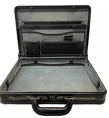 Condotti Leather Briefcase Black • $89.95