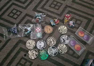 £2 • Buy Pokemon Card Coins Large Pin Badges Dice Damage Counters Charizard Choose 1 