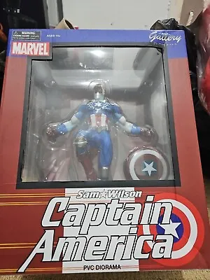 Marvel Captain America - Sam Wilson - Statue - Figurine - Diamond Gallery 12  • £29.99