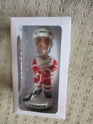 $39.99 • Buy Steve Yzerman Hockeytown Bobblehead  Rare Yzerman Variation New In Box *