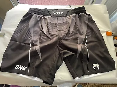 Venum One FC 3.0 Fightshorts UFC Fight  Shorts -  Black/White XXL • $29.88