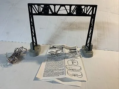 Lionel 450 - Signal Bridge - O Gauge • $40