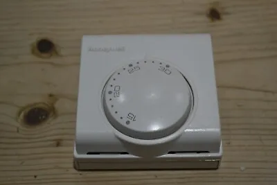 Honeywell Big Dial Room Thermostat T6360 • £15