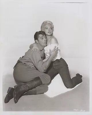 Marilyn Monroe + Robert Mitchum (1950s) ❤ Collectable Memorabilia Photo K 396 • £96.37