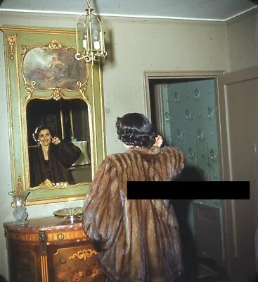 1951 Woman In Fur Coat Looking At Herself In Mirror Stereo Slide 3D Stereoview • $15.95