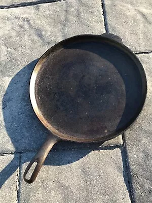 VINTAGE CAST IRON GRIDDLE PAN SKILLET MaDE IN COLUMBIA • $49.99