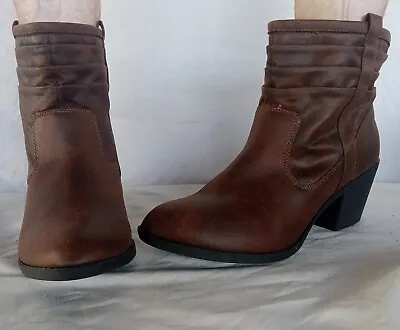 Arizona Jean Co. Ladies Short Brown Boots  Size 10 W/Memory Foam NEW • $16