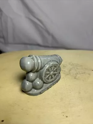 Wade Whimsy Figurine Vintage England Miniature Statue Gray Cannon Balls Wheels • $4.50
