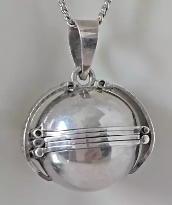 Vintage Taxco Photo Ball Locket Sterling Silver With Sterling Chain 21  • £62.68