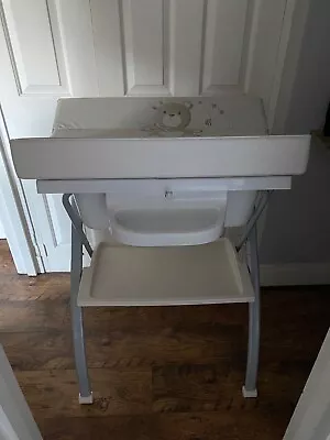 Baby Changing Unit With Bath • £25