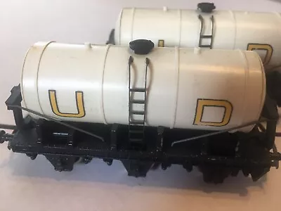 Wrenn United Dairies Tank Wagons X 2 • £0.99