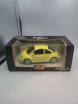 Maisto Special Edition Volkswagon Beetle Bug Die-Cast 1:24 Scale Yellow  • $16