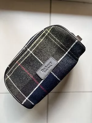 Barbour Classic Tartan Washbag • $49.99