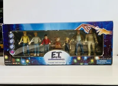 2001 E.T. The Extra Terrestrial Limited Edition 7 Figures Collection Toys R Us • $99.99