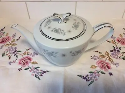 VINTAGE  NORITAKE-CHINA WELLESLEY 6214 Large LIDDED Tea POT • $45