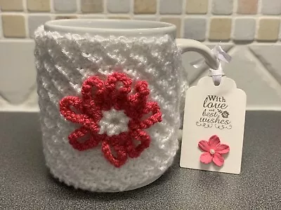 £2.49 • Buy Hand Knitted White Mug Cosy With Pretty Pink Crochet Daisy