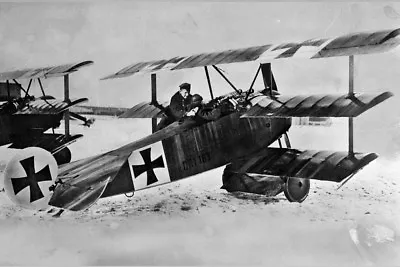 New 5x7 Photo: Red Baron Manfred Von Richthofen With His Fokker Dr.I Triplane • $8.99