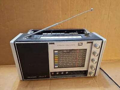 Realistic Astronaut 8 Radio AM FM WORKS UNABLE TO LOCATE ANY SHORTWAVE STATIONS  • $45