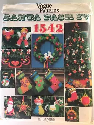 Vogue 1542 Christmas Decorations Ornaments Stockings  Pattern  - Uncut • $11.99