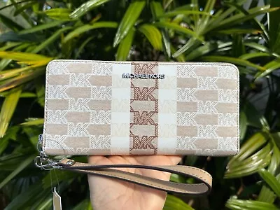 Michael Kors Jet Set Travel Large Continental Jacquard Wallet MK CAMEL Multi • $68