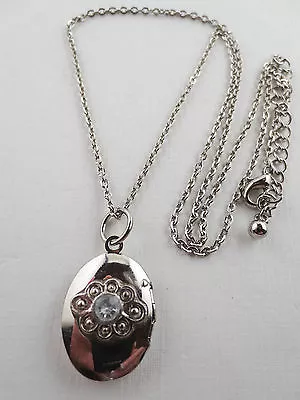 Silvertone Crystal Rhinestone Etched Heart Design Locket Pendant Necklace • $5.99