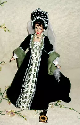 Deep Green Velvet Tudor Ensemble-16  Dolls-elizabethtonnerellowynegenebette • $159.95