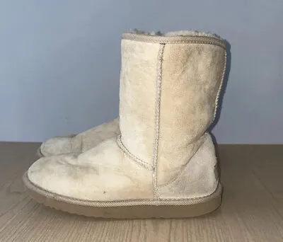 UGG AUSTRALIA CLASSIC SHORT S/N 5825 SAND SUEDE SHEARLING BOOTS Sz 8 • $20.99