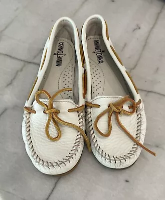 Minnetonka White Leather Moccasins Womens Size 7 • $15