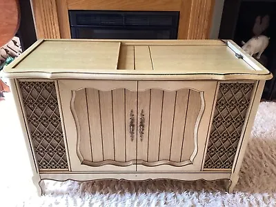 Magnavox Mid Century Modern Record Player Stereo Console • $150